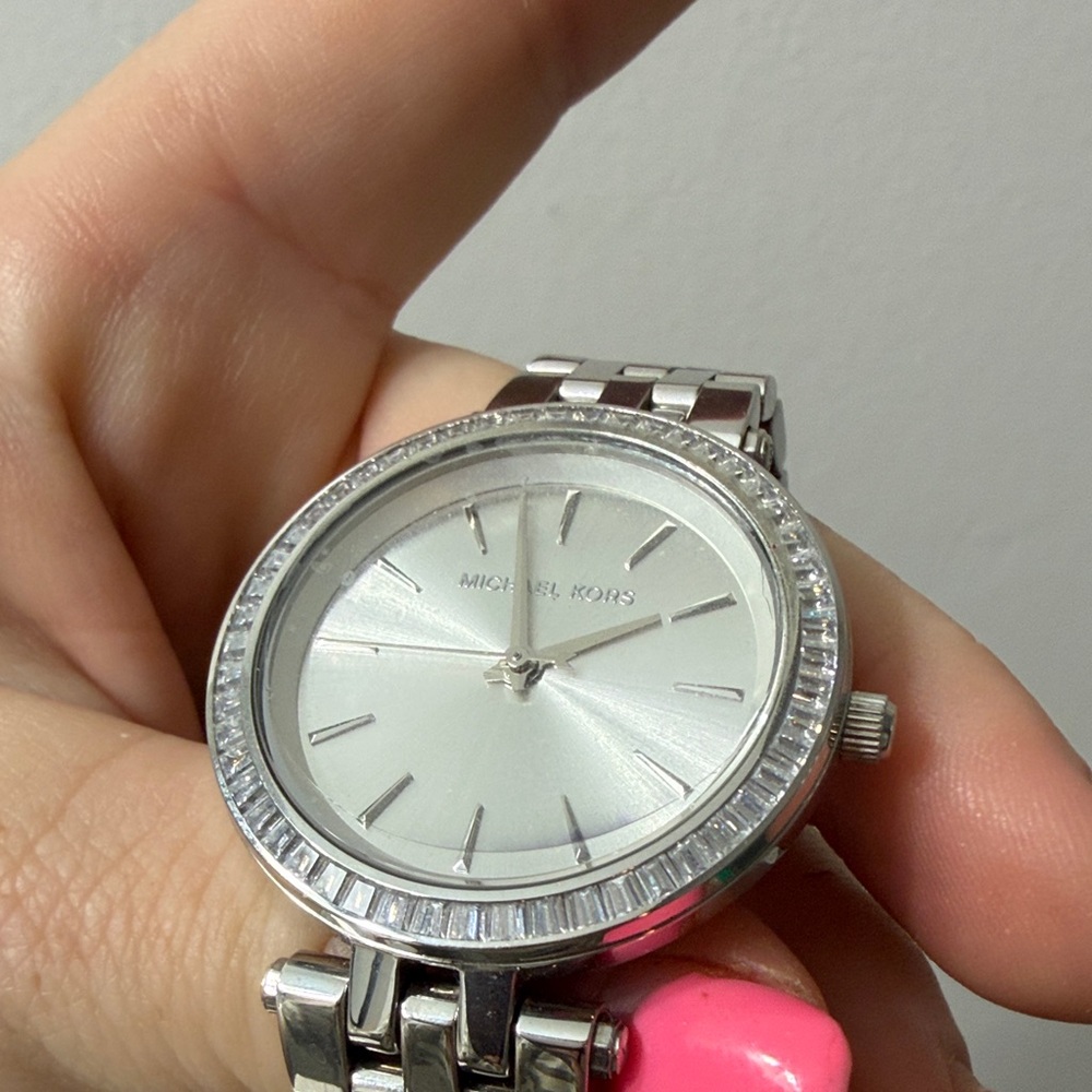 Michael Kors Silver Crystal Bezel Link Watch - Picture 2 of 10